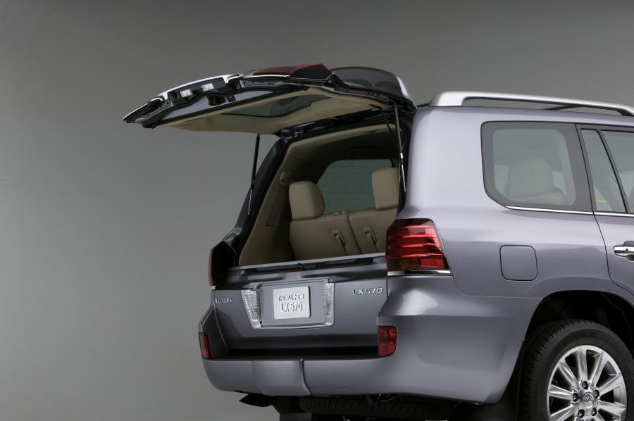  Lexus LX570 2008 года  (фото 101 из 221)
